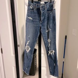 NWT Abercrombie & Fitch Size 2 High Rise Skinny Jeans